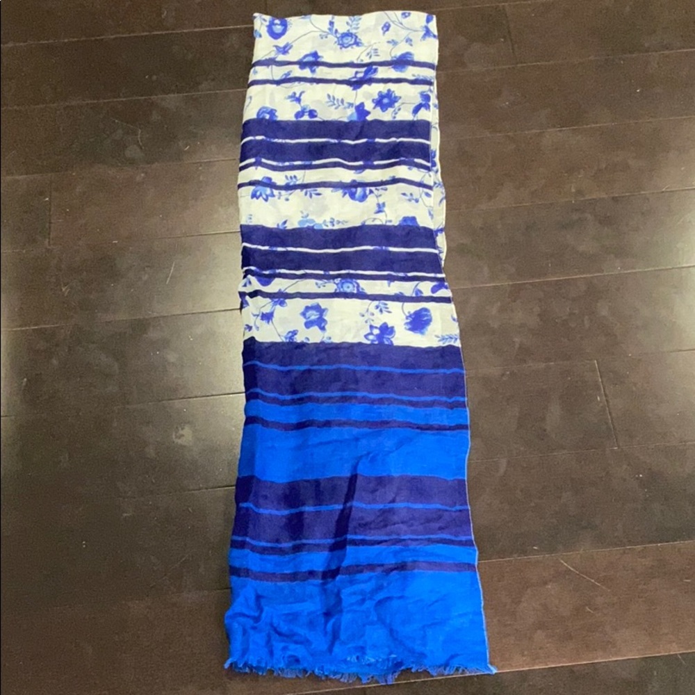 Gap Floral Blue Scarf